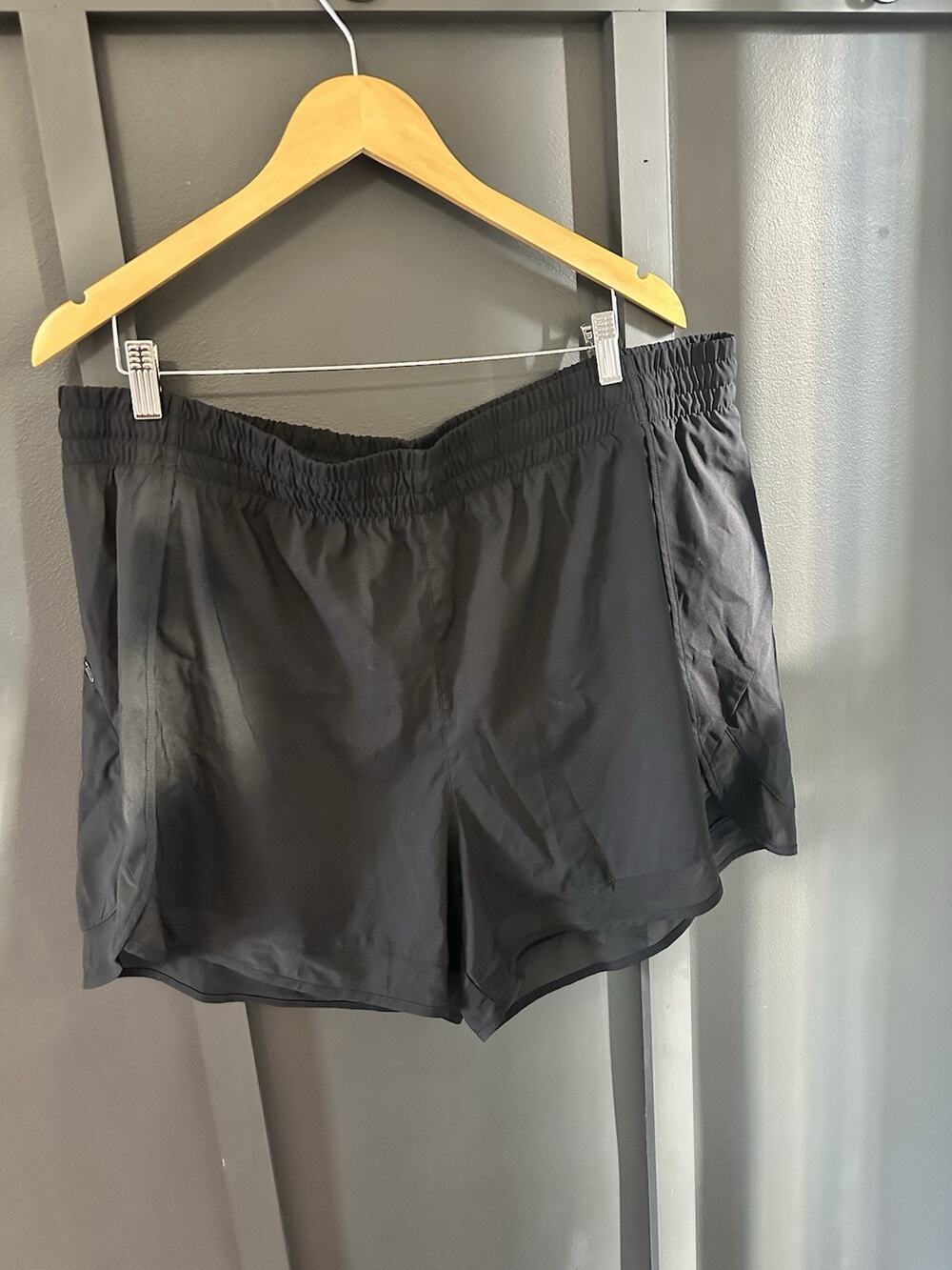 Athleta Black Mesh Racer Run Shorts (with Elastic Waist)